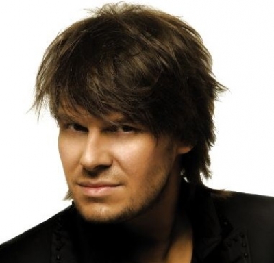 Ποιες είναι προγραμματισμένες εμφανίσεις του Πάνου Κιάμου στην Ελλάδα και το εξωτερικό;