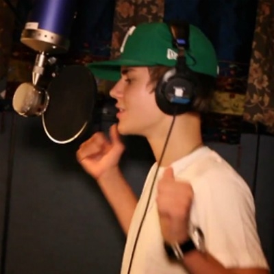 Ακούστε ένα 'δείγμα' από το νέο τραγούδι του Justin Bieber