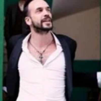 Δείτε το ολόφρεσκο βίντεο κλιπ του Πάνου Μουζουράκη για το τραγούδι «Πλημμύρες»!