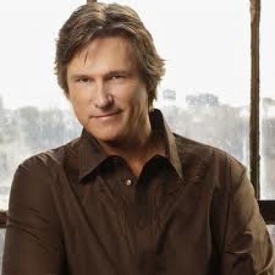 Live από το σαλόνι του ο Billy Dean!