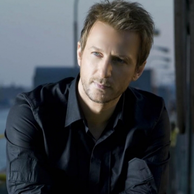 Ο Κώστας Καραφώτης τραγουδά για τους "Γιατρούς του Κόσμου"!