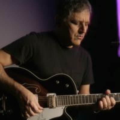 Ο Νίκος Πορτοκάλογλου στο Γυάλινο Μουσικό Θέατρο για 4 ακόμη παραστάσεις 