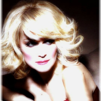 Το καινούριο τραγούδι της Νατάσας Θεοδωρίδου!