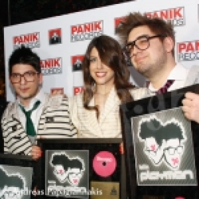 1.000.000 views για τους Playmen & τη Demy!