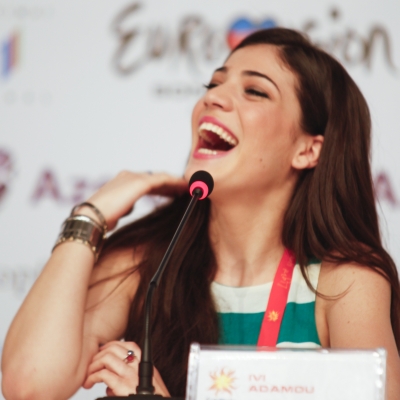 Άκου το νέο remix του "La La Love"!