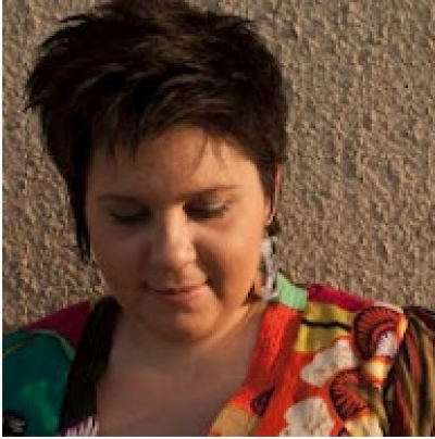 Ακούστε το νέο τραγούδι της Πένυς Παπακωνσταντίνου!