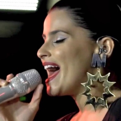 H Nelly Furtado τραγούδησε στον KIIS FM