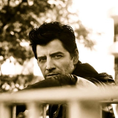 Snippet από το νέο τραγούδι του Σάκη Ρουβά, ''Τώρα''!