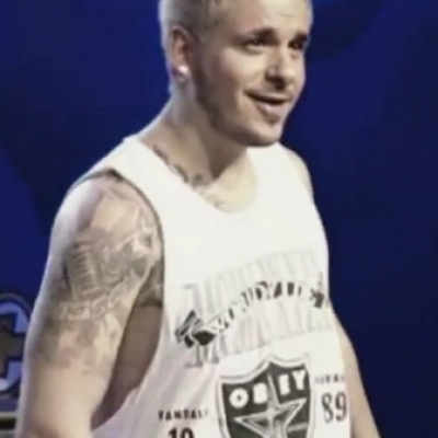 Το νέο τραγούδι του Stan "Καμιά Γυναίκα"!