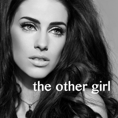 Το πρώτο single της Jessica Lowndes είναι εδώ