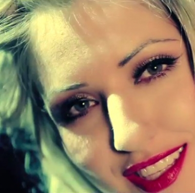 Βαλεντίνα: Το λαϊκό τραγούδι και η παραδοσιακή μας μουσική, είναι βαθιά ριζωμένα στο DNA μας … είναι υποχρέωσή μας να τα εξερευνούμε και να τα εξελίσσουμε.