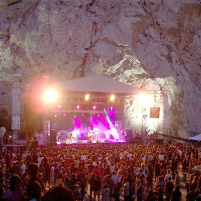 Φεστιβάλ στη Σκιά των Βράχων