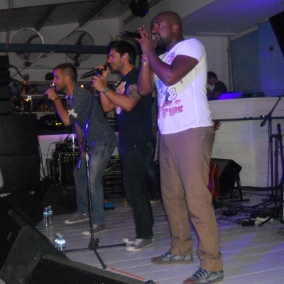 Η πιο κεφάτη παρέα ξεσήκωσε το Λουτράκι!