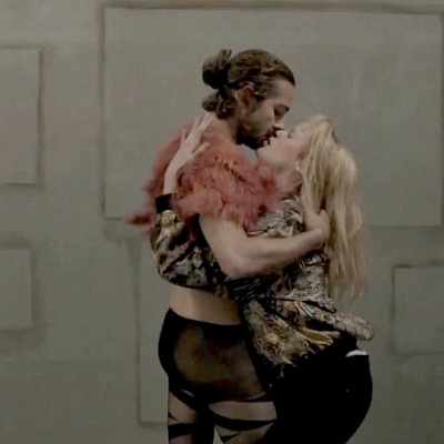 Ο Shia LaBeouf ολόγυμνος στο καινούριο video των Sigur Ros