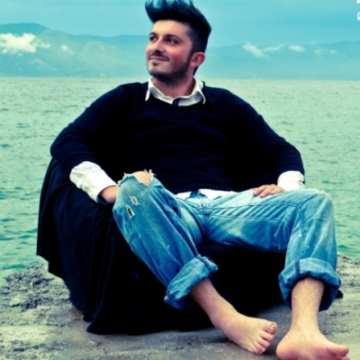 Το νέο τραγούδι του Λουκά Καλομοίρη!