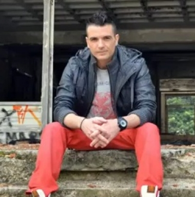 "Άρχισε η γιορτή" : νέο τραγούδι απο τον Αναστάση Κυριακόπουλο!