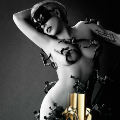 Δείτε τη διαδικασία δημιουργίας του αρώματος της Lady Gaga!