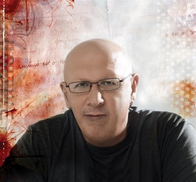 Λάκης Παπαδόπουλος : «Τα τραγούδια γεννιούνται από την έλλειψη και από την προσμονή»!