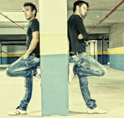 Νέο καλοκαιρινό τραγούδι από τους Revolt με τίτλο "With Me"!