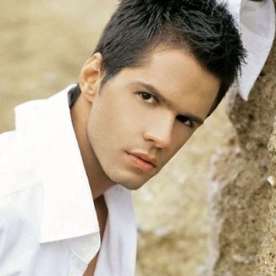 Ο Γιώργος Τσαλίκης απολαμβάνει ξέγνοιαστες στιγμές στη Σαντορίνη!