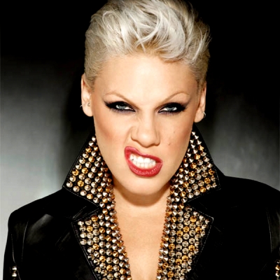 Pink : "Κάθε μέρα ερωτεύομαι διαφορετικό τραγούδι μου"