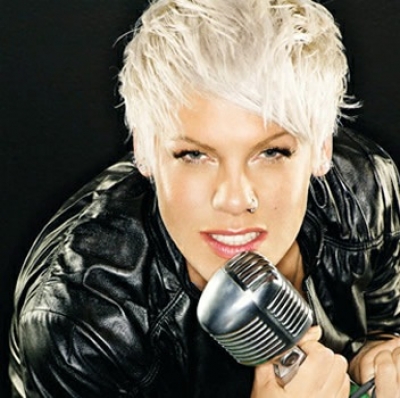 Pink:Ακούστε απόσπασμα από το νέο τραγούδι της 'The King Is Dead but the Queen Is Alive'