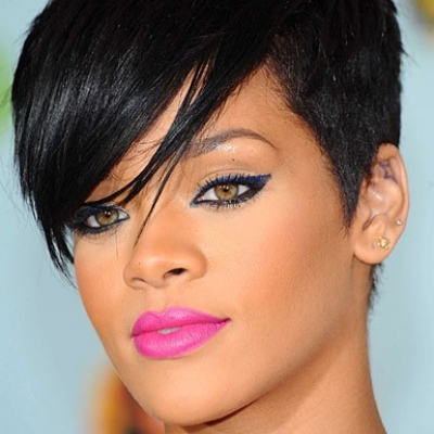 Βασίλισσα των social media η… Rihanna!