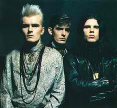 Δείτε τους The Cult να στάζουν μέλι στο νέο τους βίντεο...