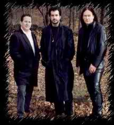 Οι Warlord στην Ελλάδα τον Απρίλη