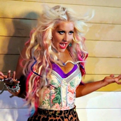 Δείτε άλλα δύο αποσπάσματα από το καινούριο video clip της Christina Aguilera!