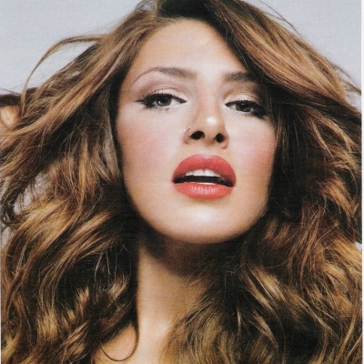 Έλενα Παπαρίζου:"Να διασκεδάζουμε όσο πρέπει και όσο μπορούμε."