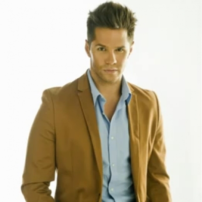 ''Κοίταξέ με... Φεύγω'': Άκου δυνατά το ολοκαίνουριο τραγούδι του Γιώργου Τσαλίκη! 