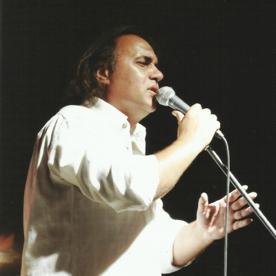 Νίκος Ανδρουλάκης: Τραγούδια για την Σμύρνη στην Ηλιούπολη!