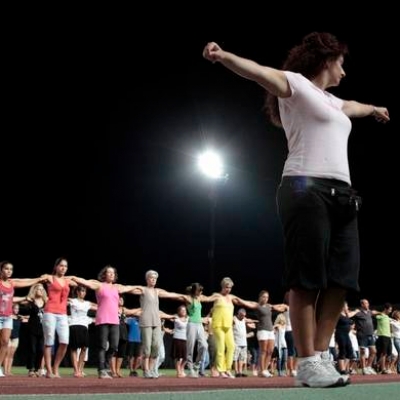 Το μεγαλύτερο συρτάκι στον Βόλο με 5.640 άτομα και Ρεκόρ Γκίνες! (video)