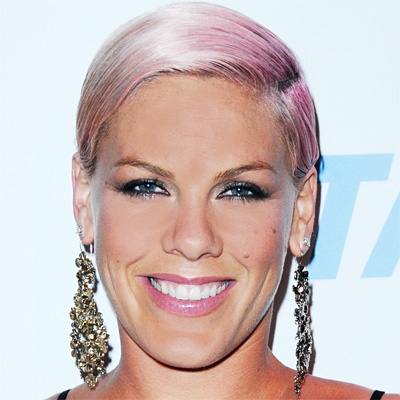 Καινούριο lyric video για την Pink