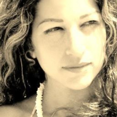 Ναταλία Ρασούλη: "Τα πνευματικά έργα ανήκουν ΜΟΝΟ στους γεννήτορές τους, δηλαδή στους δημιουργούς τους. Τέρμα."