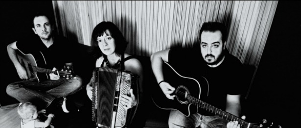 Ο Νίκος Ρουμελιώτης και Σύνεφα με παντελόνια‏ live κάθε Πέμπτη από 18/10