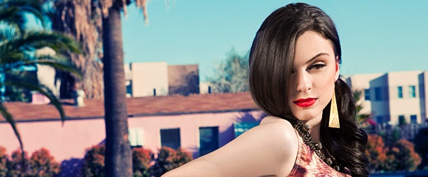 British Music: Η τραγουδίστρια-δυναμίτης Cher Lloyd 