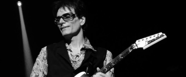 The worlds best guitar player live at Principal Club Theater 5/11