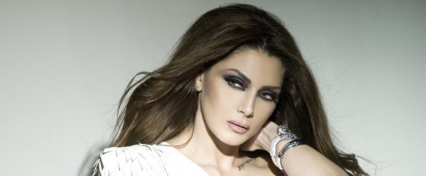 Η Αγγελική Ηλιάδη με νέο τραγούδι “Μια γυναίκα μόνο ξέρει”