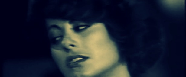 Χρονοντούπαλο: Η πρώτη τηλεοπτική εμφάνιση της Άντζελας Δημητρίου!