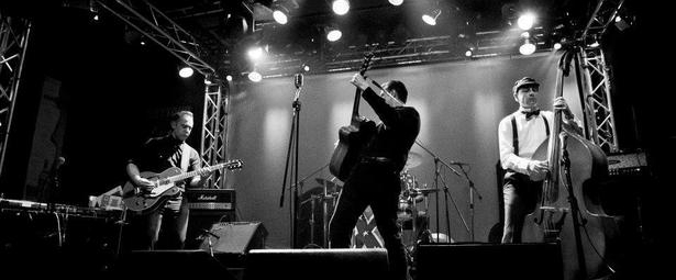 Γνωρίστε τους The Duo Jet Band!