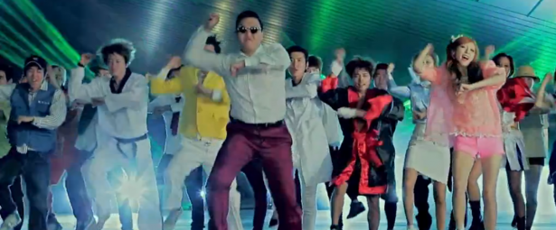 Gagnam Style vs Greek Style!