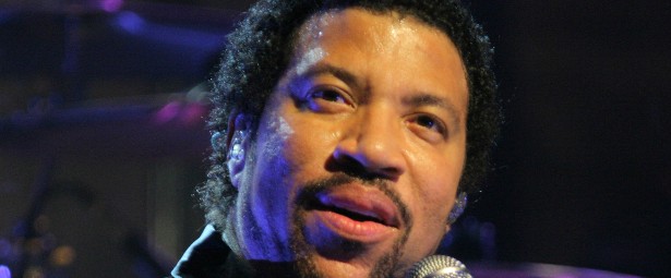 Το «All Night Long» του Lionel Richie ανεβαίνει στο Νο1 των Η.Π.Α. στις 12/11/1983