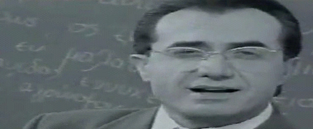 Χρονοντούλαπο : Ο Λευτέρης Πανταζής σε ρόλο καθηγητή παραδίδει μαθήματα αγάπης ! 