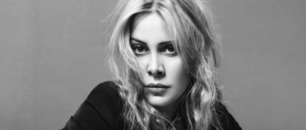 H μεγάλη επιστροφή της Anouk!