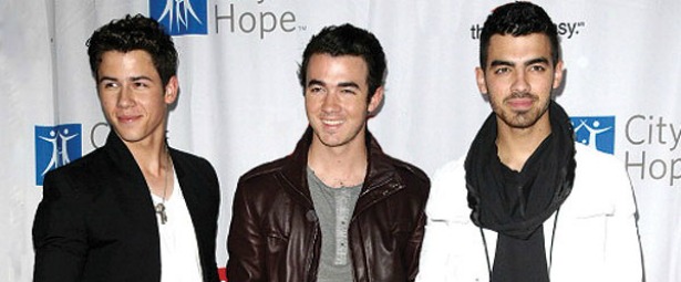 Δείτε άλλα 4 video teaser για το καινούριο βιντεοκλίπ των Jonas Brothers