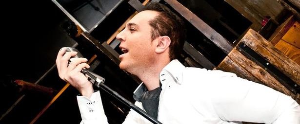 Άκου το νέο τραγούδι του Απόστολου Μελή!