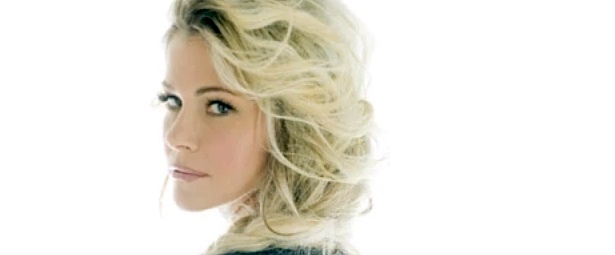 Δείτε το ολοκαίνουργιο video clip της Φανής Αβραμίδου!