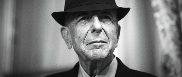 Ο Bono υμνεί το 'Hallelujah'.